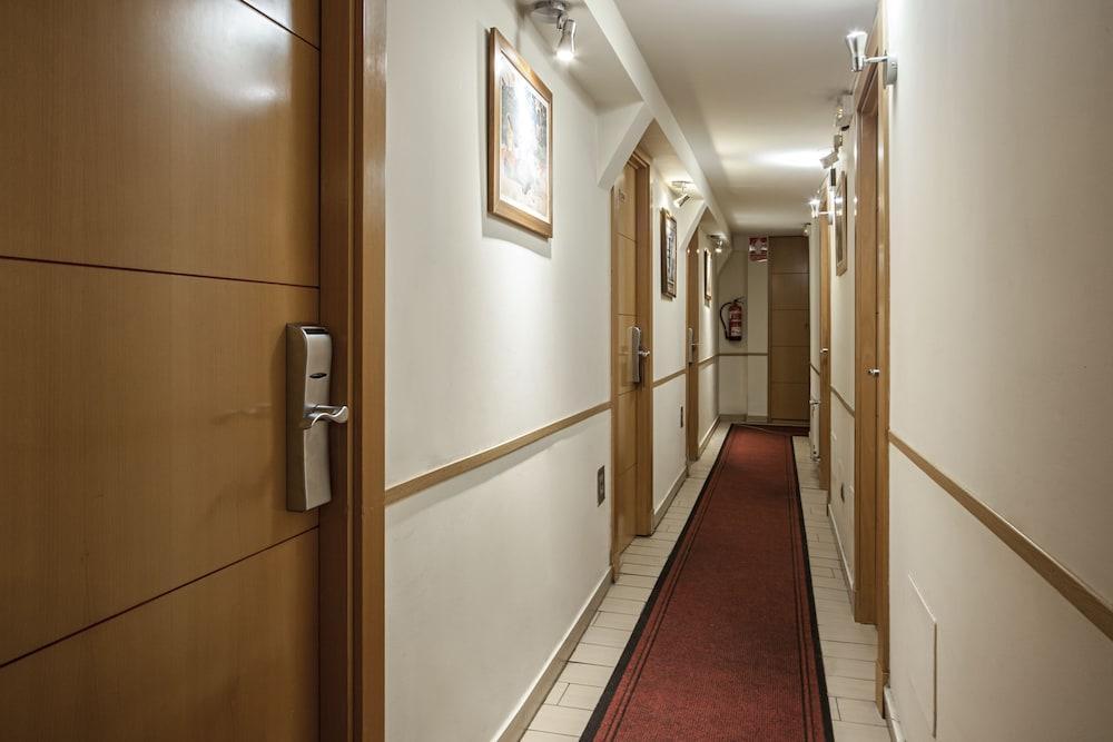 Hostel Inter Puerta Del Sol - Auto Check-in