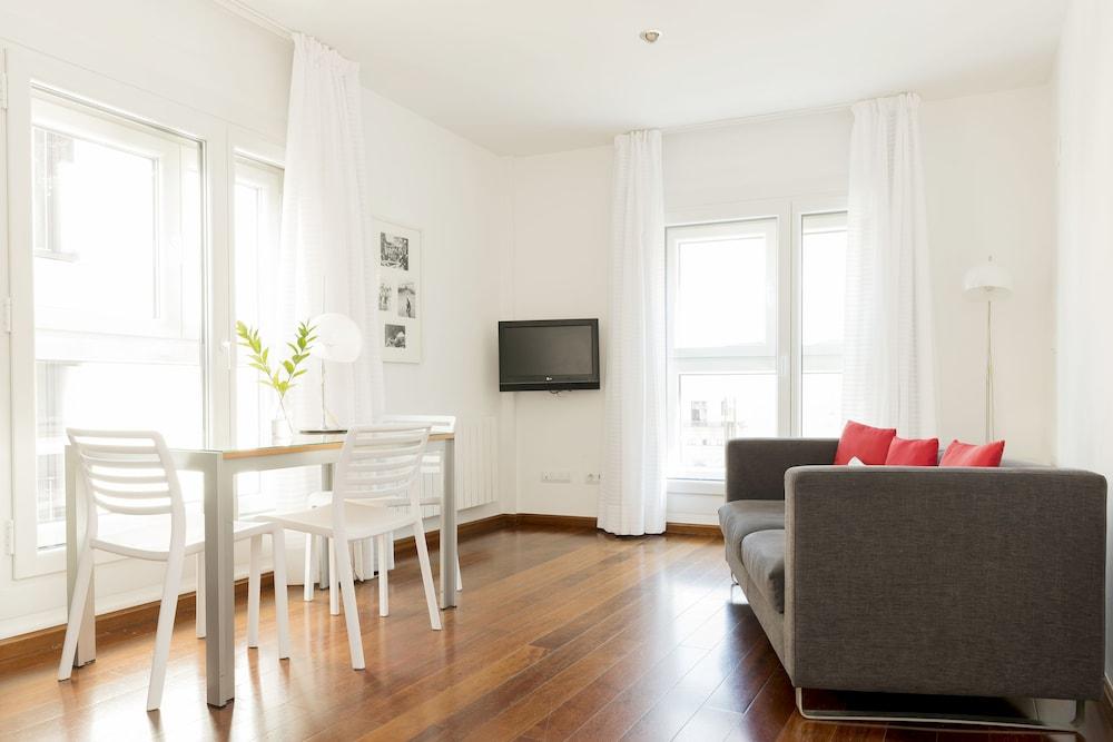 Apartamentos Turísticos Sabinas El Pilar