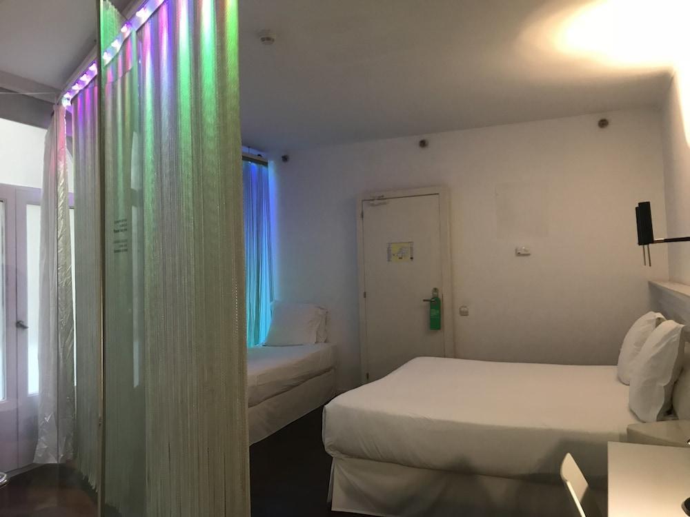 Chic & Basic Born Boutique Hotel