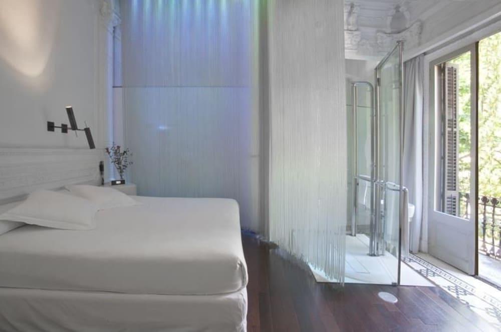 Chic & Basic Born Boutique Hotel