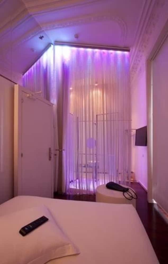 Chic & Basic Born Boutique Hotel