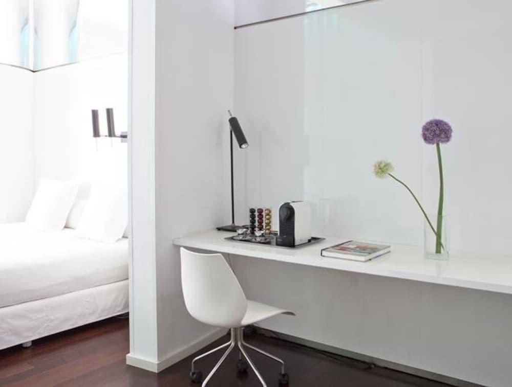 Chic & Basic Born Boutique Hotel