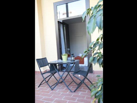 Hostal Live Barcelona