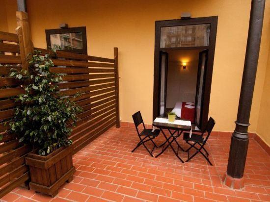 Hostal Live Barcelona