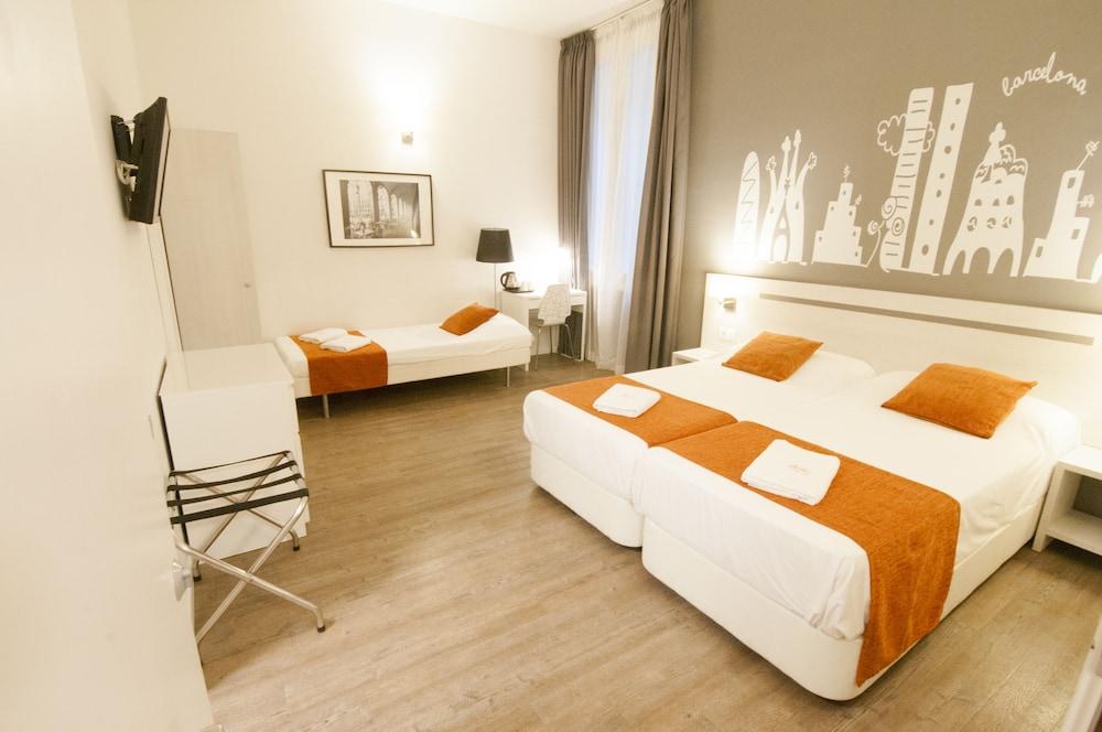 Hostal Live Barcelona