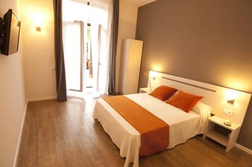 Hostal Live Barcelona