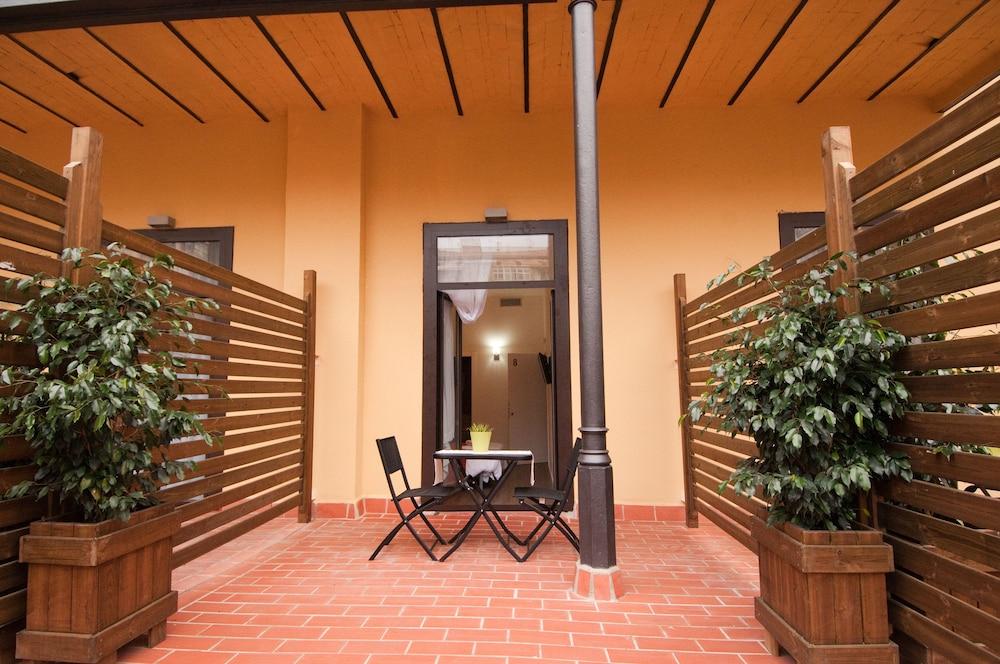 Hostal Live Barcelona