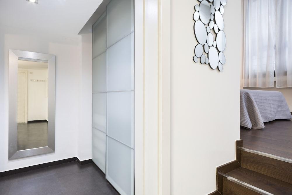 Bas Apartments Gracia