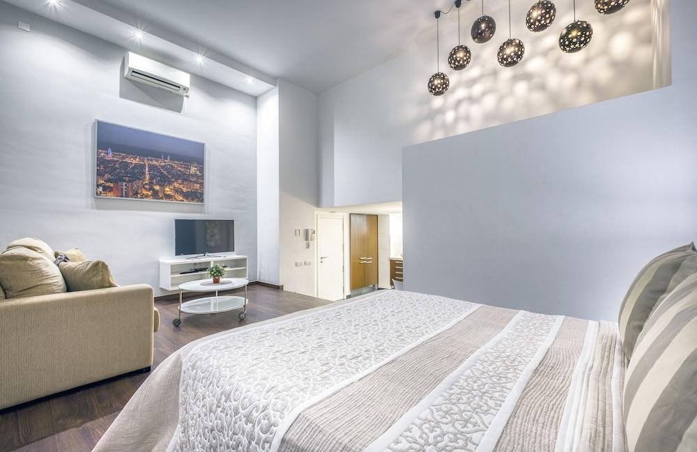 Bas Apartments Gracia