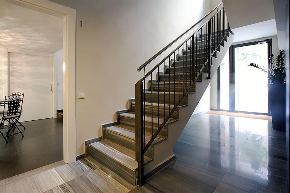 Bas Apartments Gracia