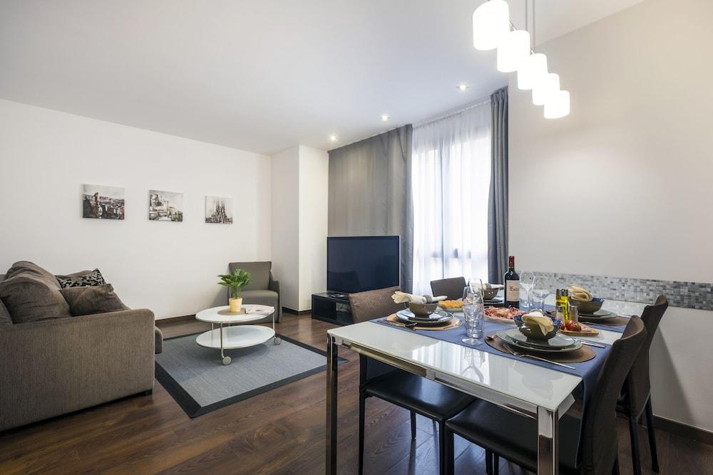 Bas Apartments Gracia