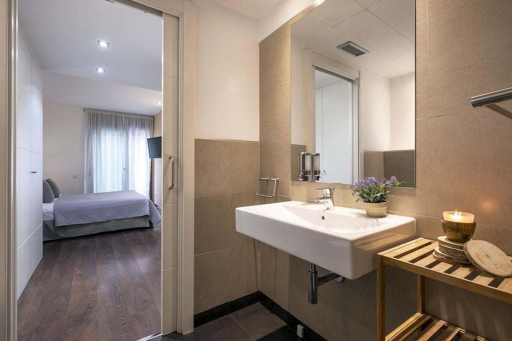 Bas Apartments Gracia