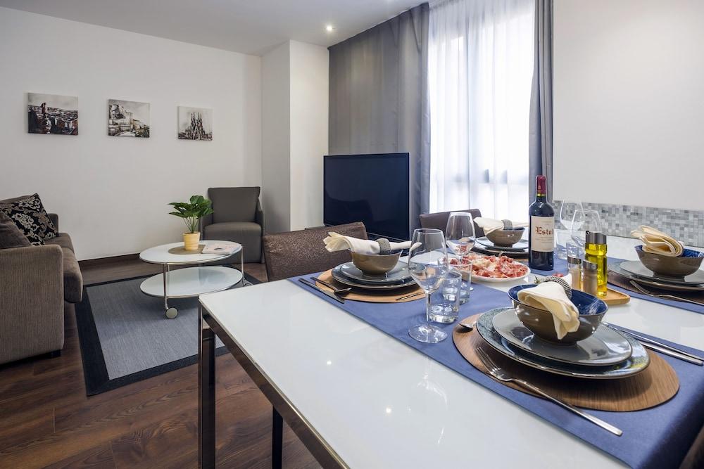 Bas Apartments Gracia