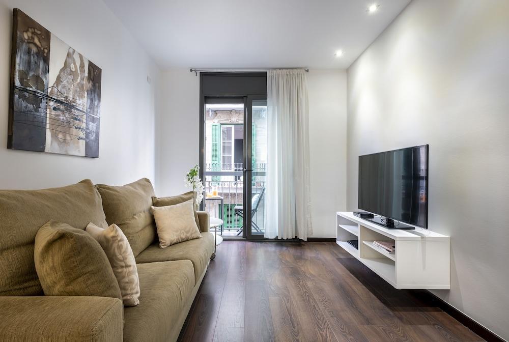 Bas Apartments Gracia