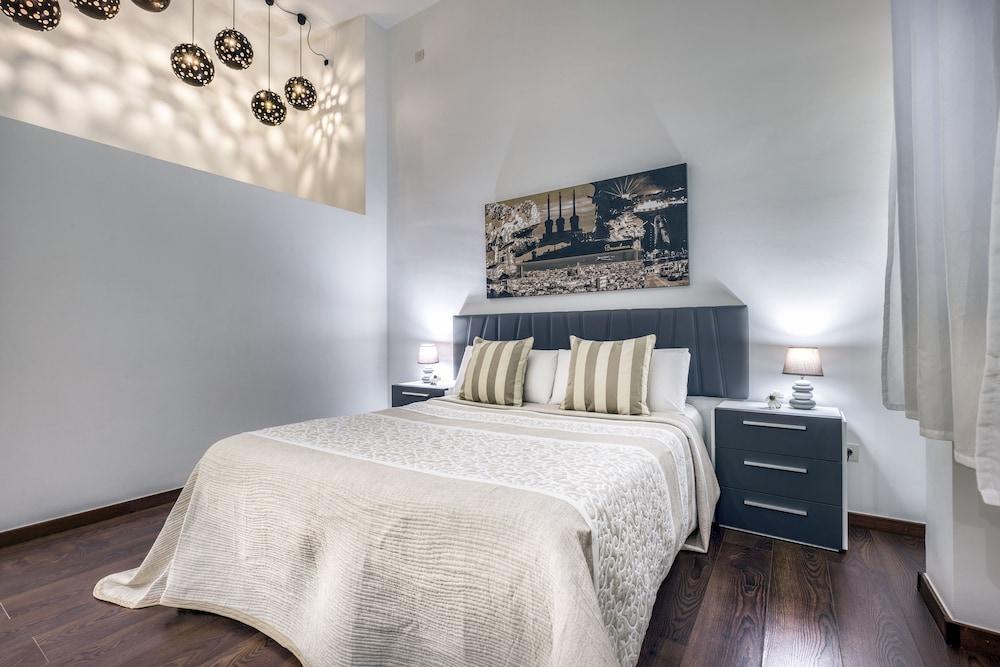 Bas Apartments Gracia