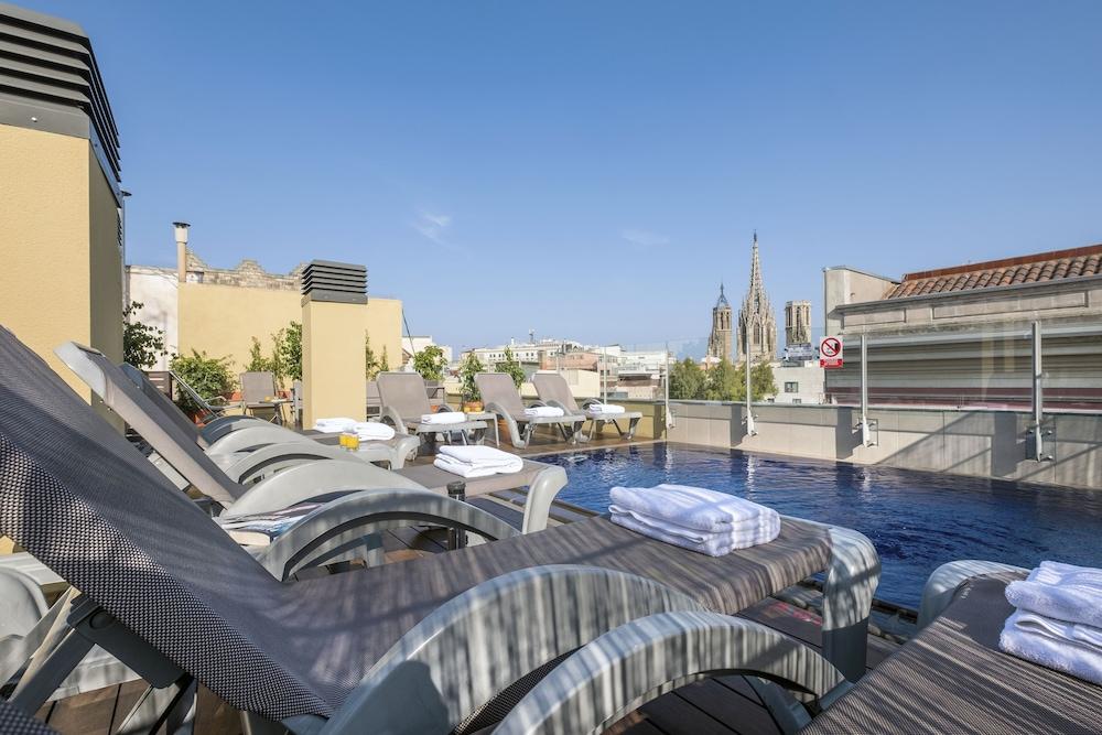 Aspasios Catedral Apartments