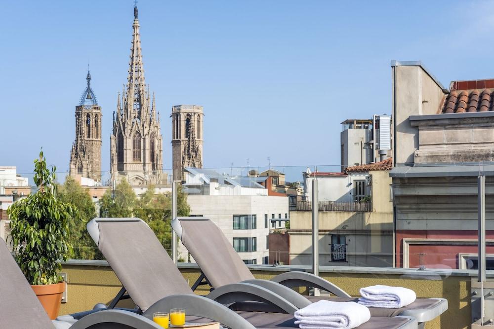 Aspasios Catedral Apartments