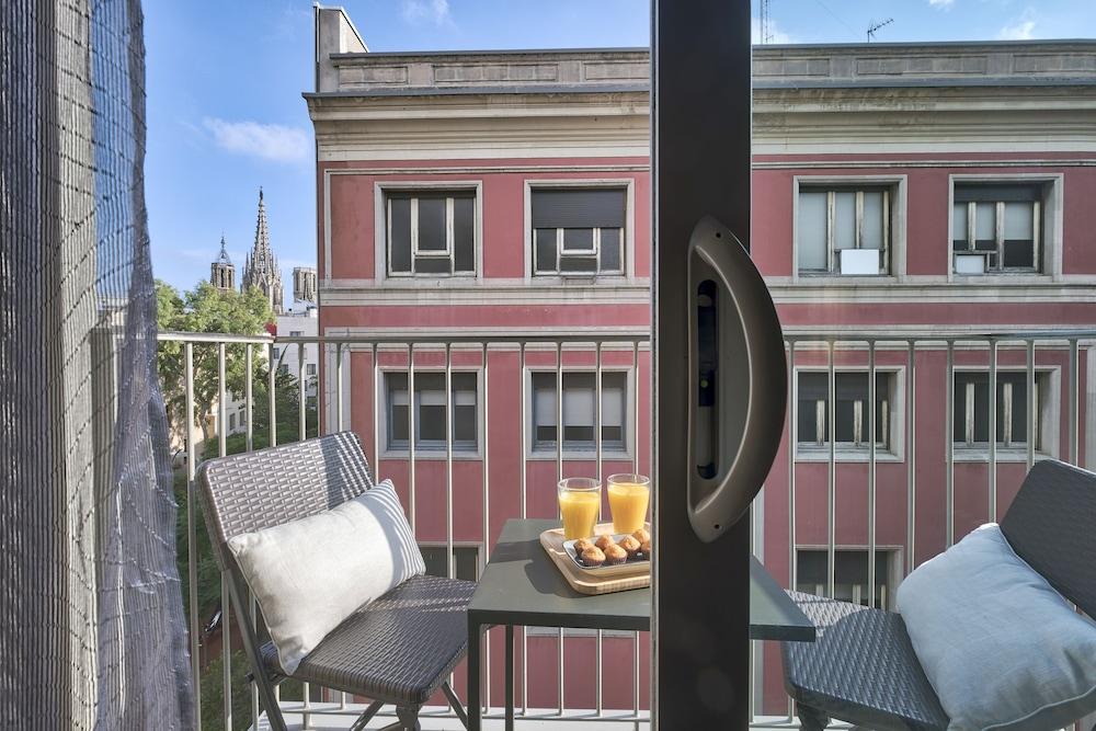 Aspasios Catedral Apartments