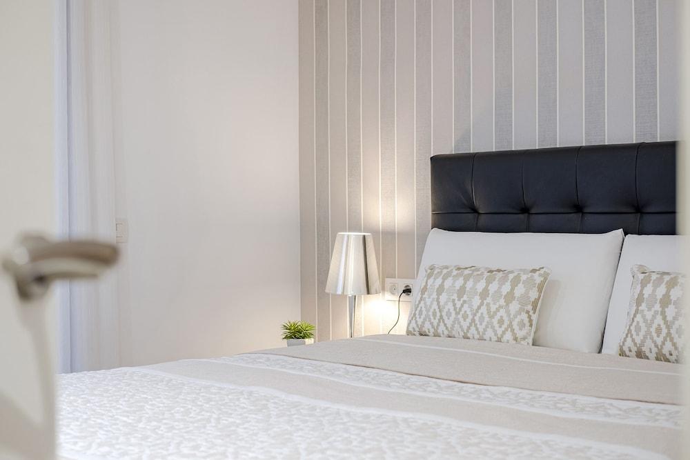 Aspasios Catedral Apartments
