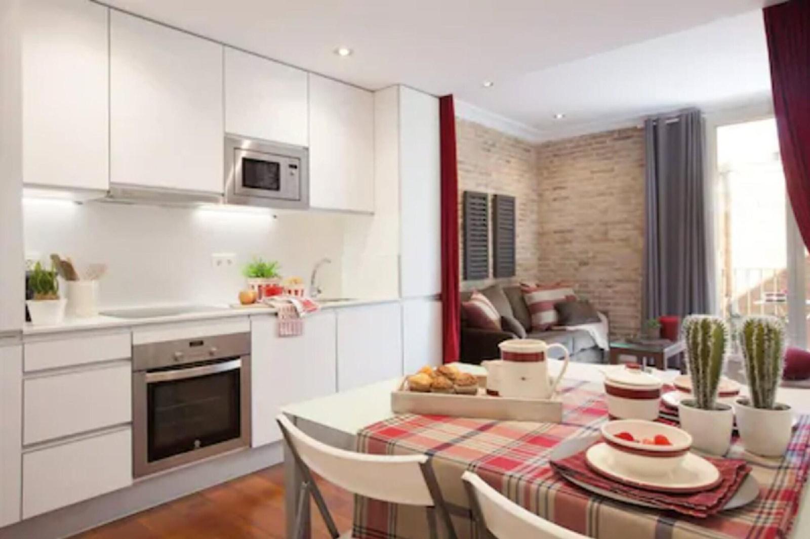 Enjoybcn Gaudi Apartments