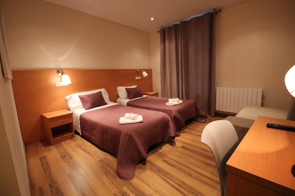 Hostal Orleans Barcelona