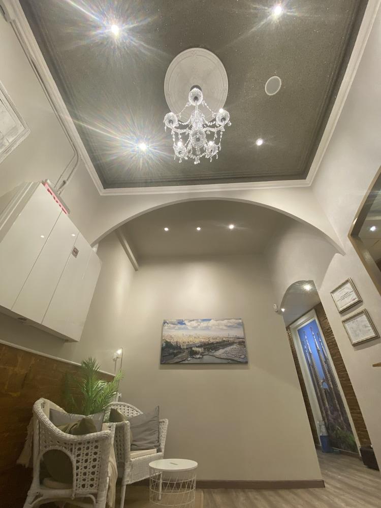 Hostal Orleans Barcelona