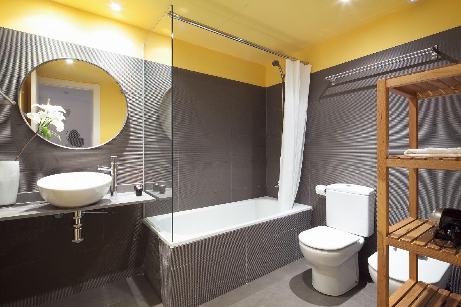 Inside Barcelona Apartments Sants