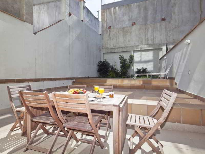 Inside Barcelona Apartments Sants