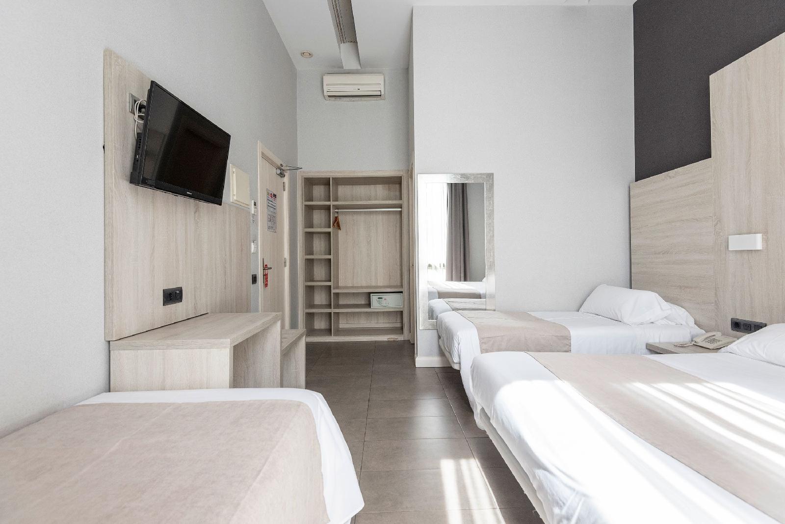 Plaza Goya Rooms