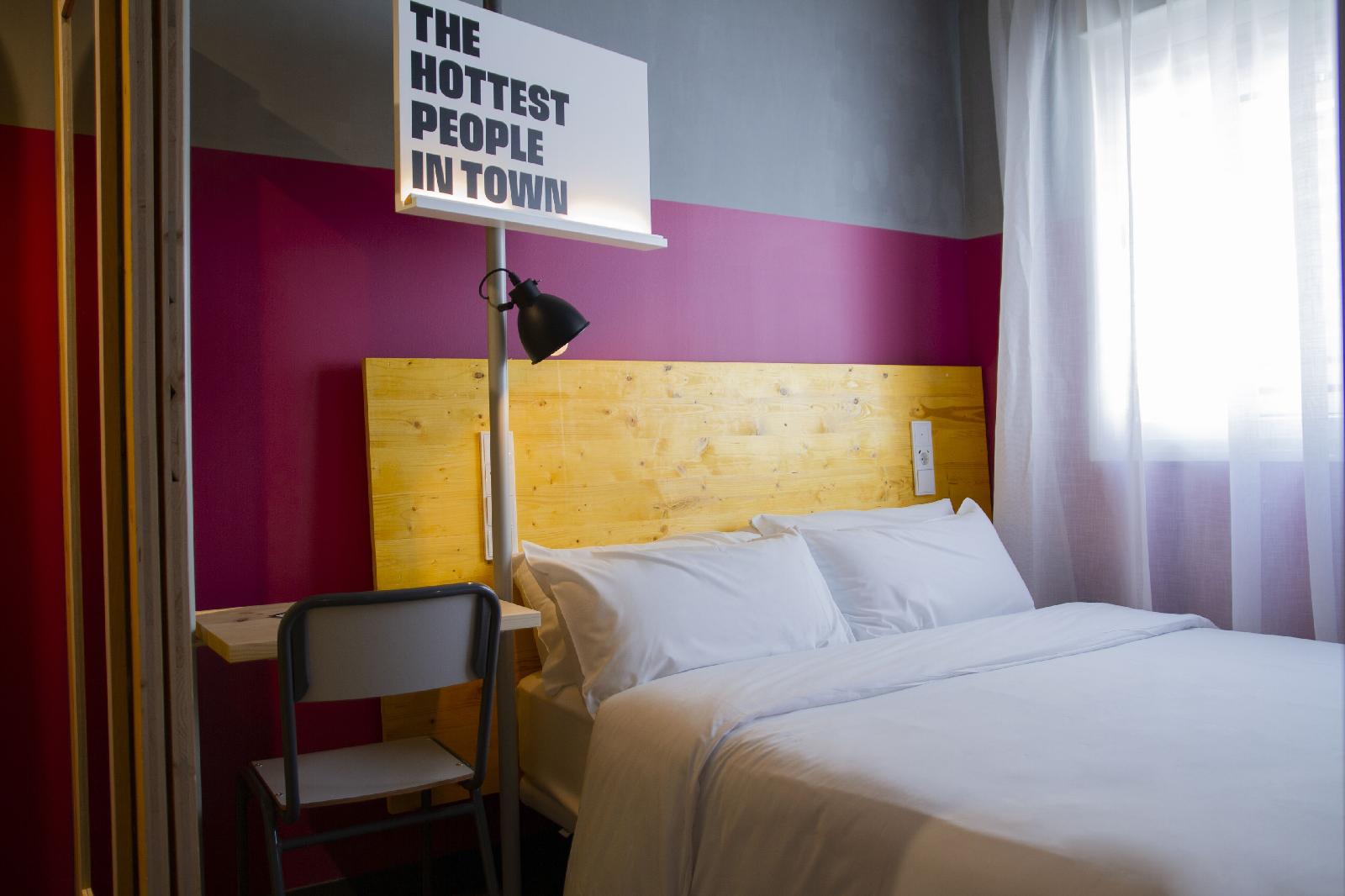 Room00 Valencia Hostel