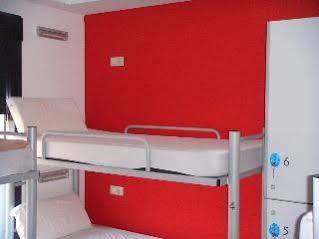 Room00 Valencia Hostel