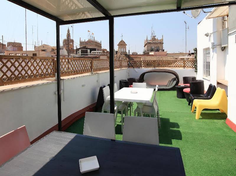 Room00 Valencia Hostel