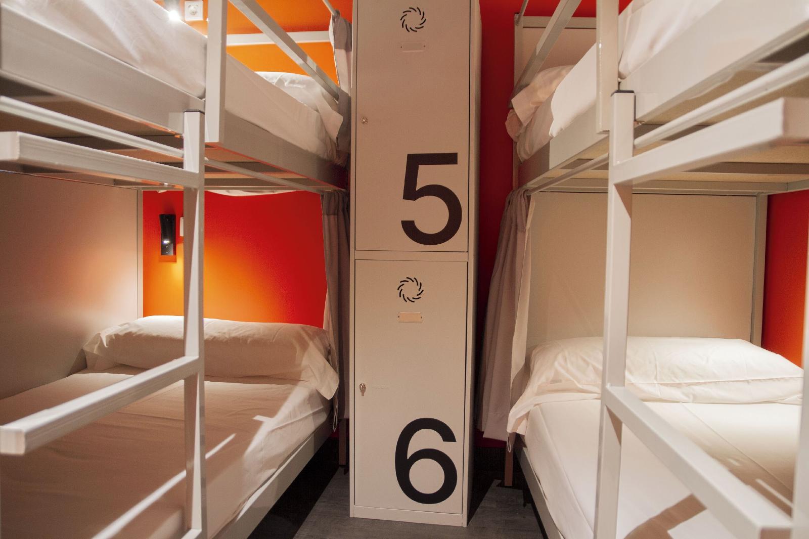 Room00 Valencia Hostel