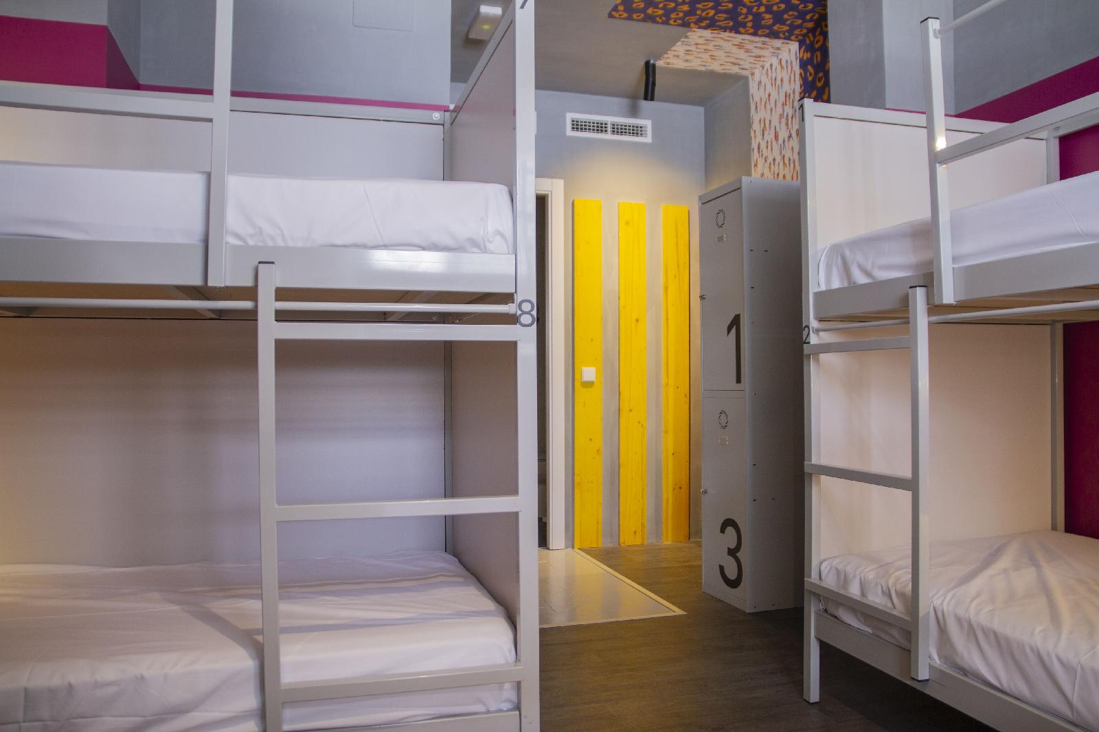 Room00 Valencia Hostel