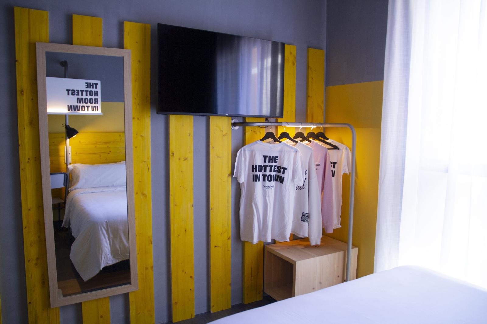 Room00 Valencia Hostel