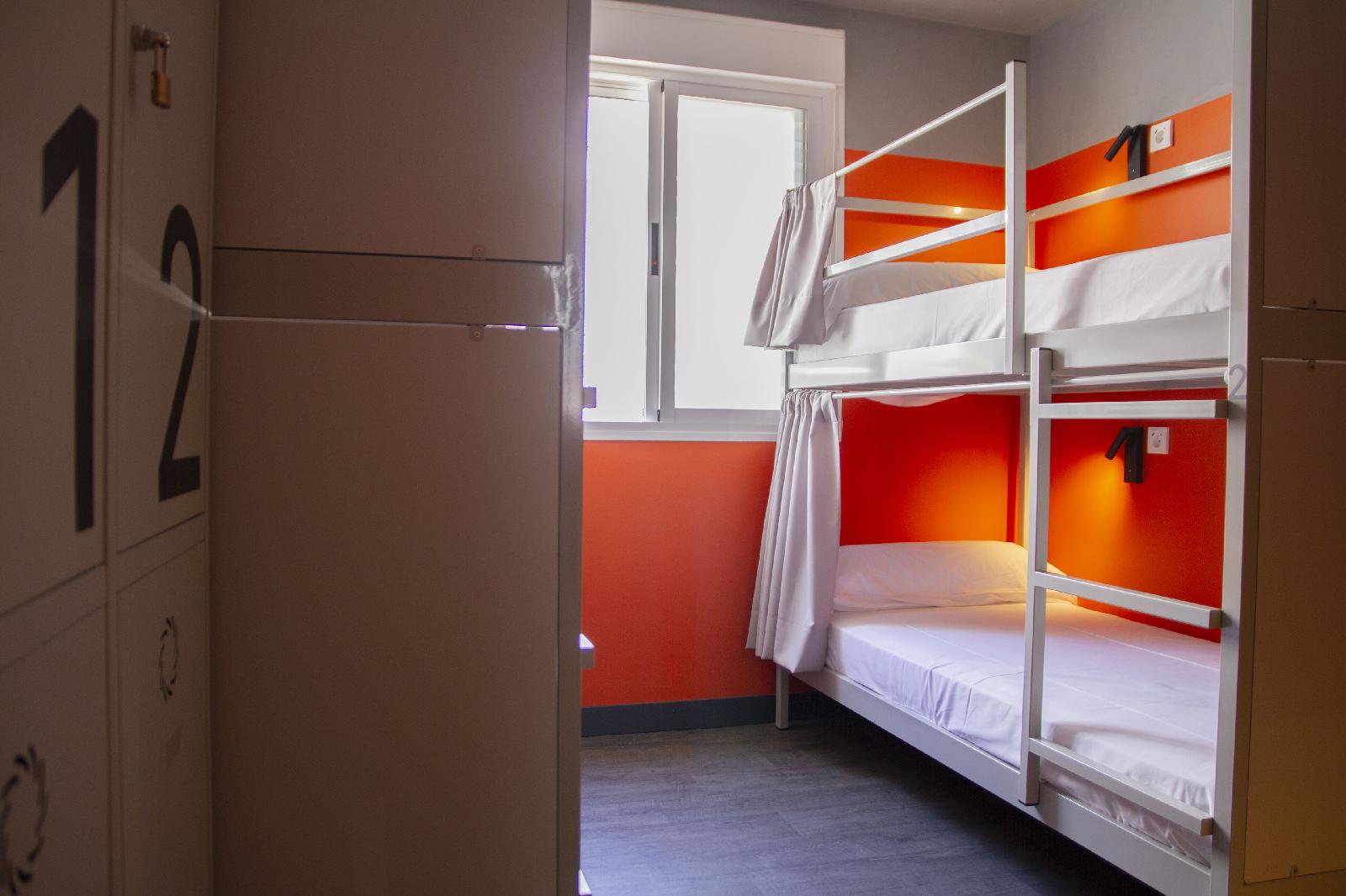 Room00 Valencia Hostel