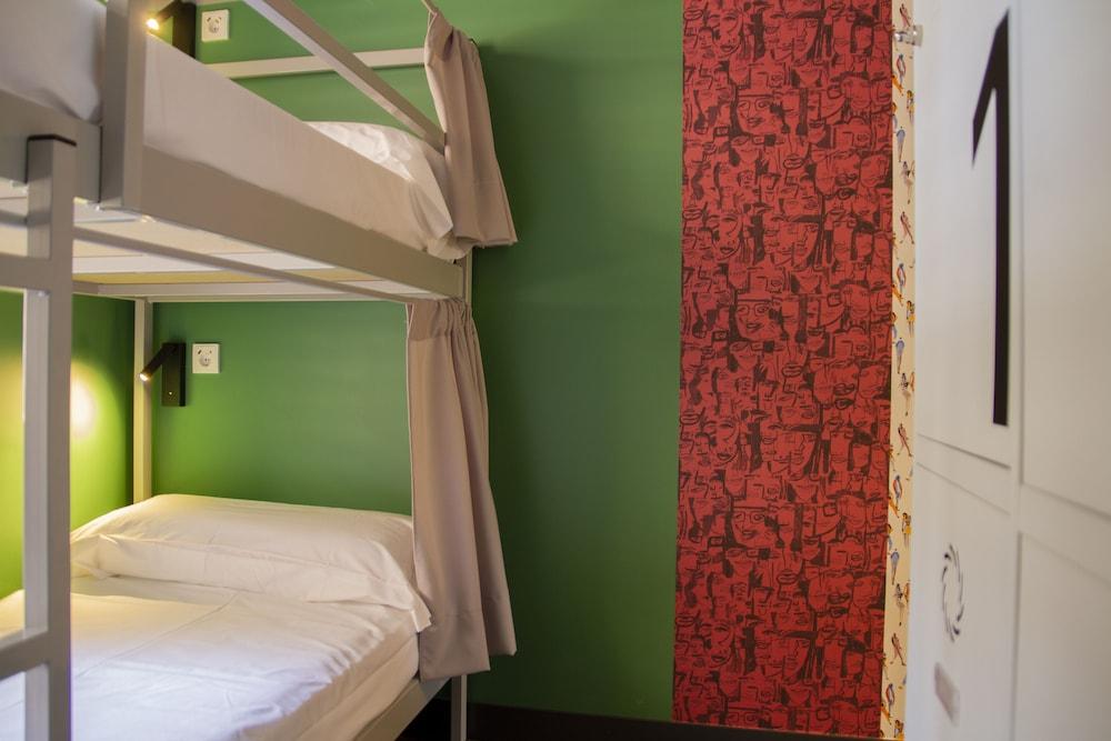Room00 Valencia Hostel