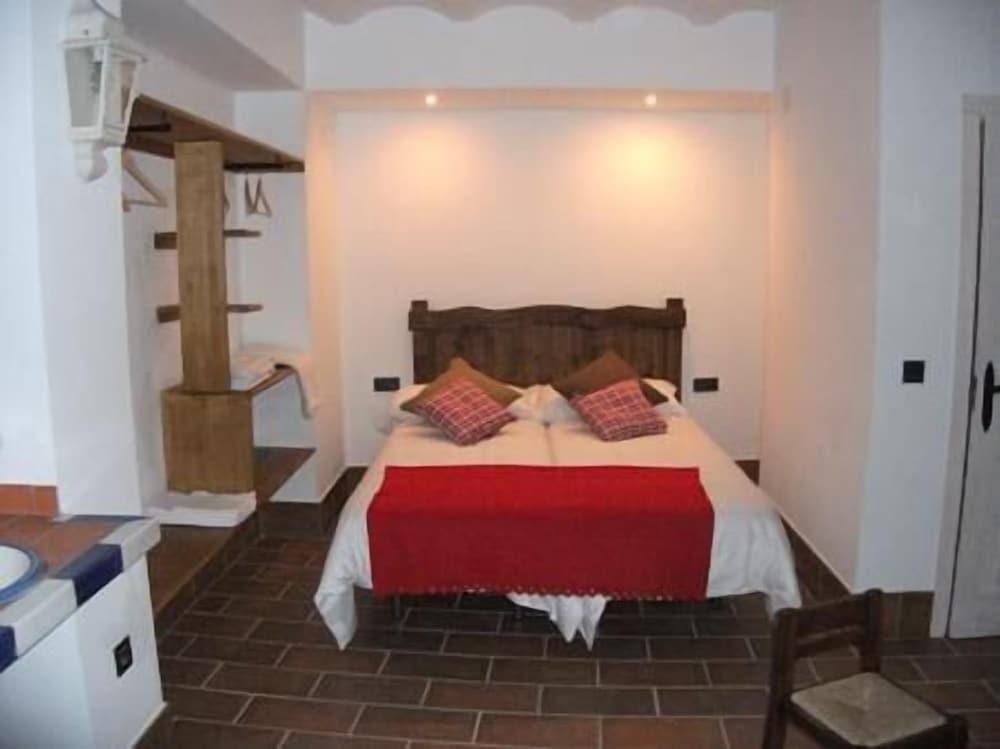 Casas Y Patios De Triana