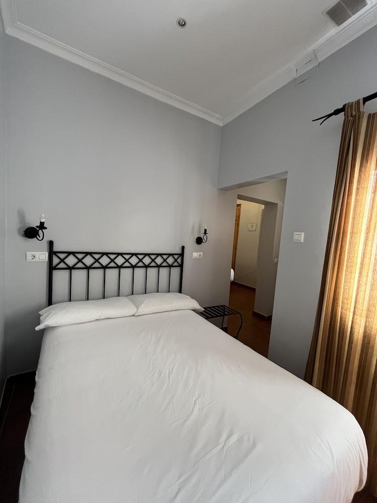 Hostal Atenas