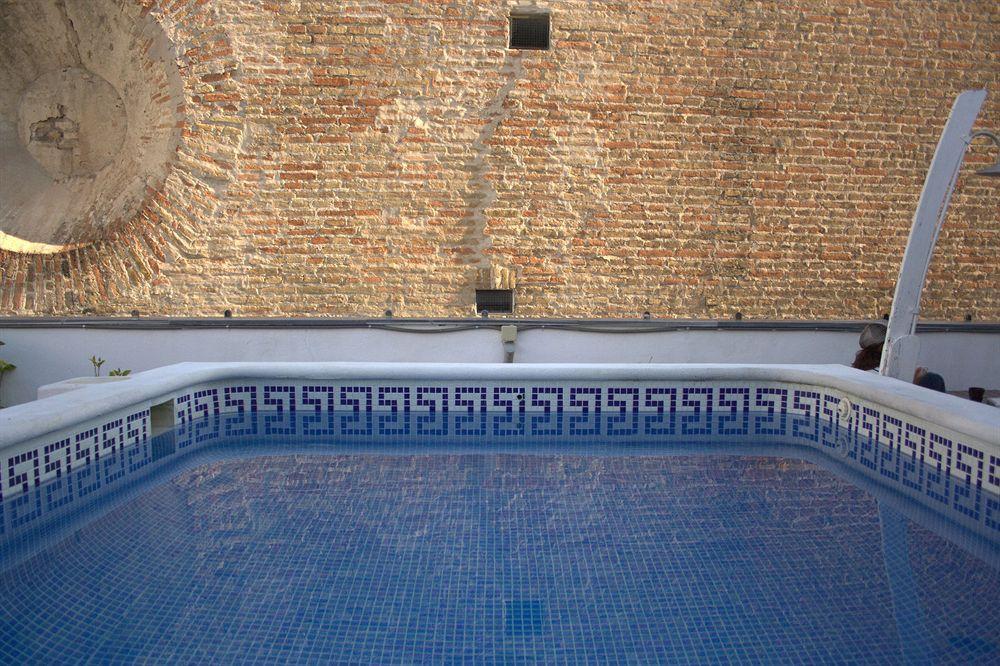 Oasis Backpackers' Hostel Sevilla & Coworking