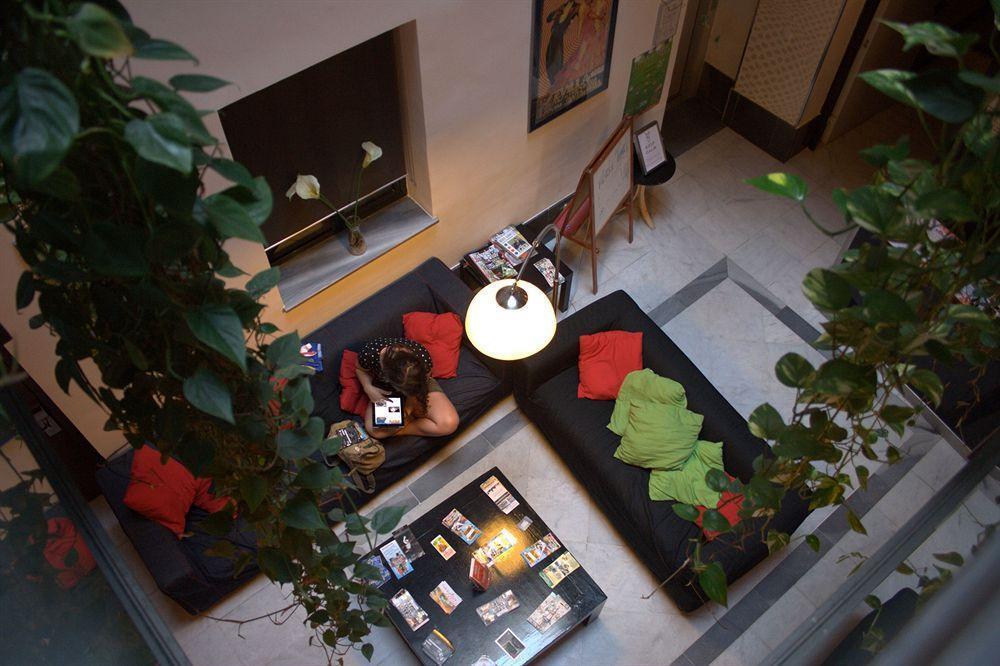 Oasis Backpackers' Hostel Sevilla & Coworking