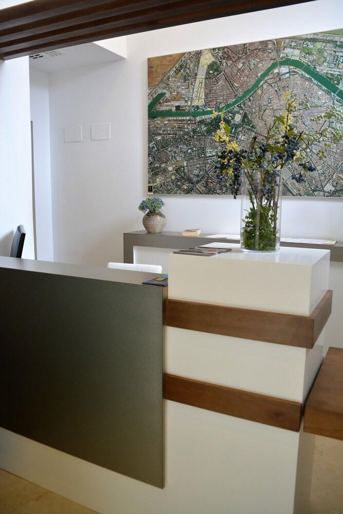 Hostal Sevilla Santa Justa - Adults Only