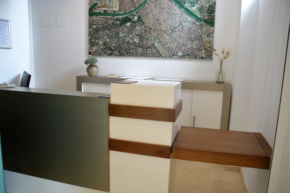 Hostal Sevilla Santa Justa - Adults Only
