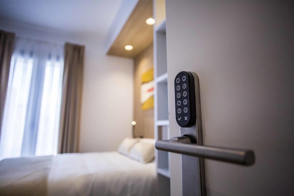 Hostal Sevilla Santa Justa - Adults Only