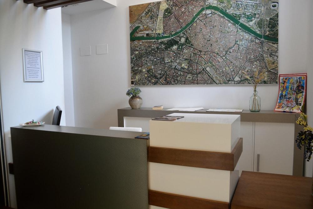Hostal Sevilla Santa Justa - Adults Only