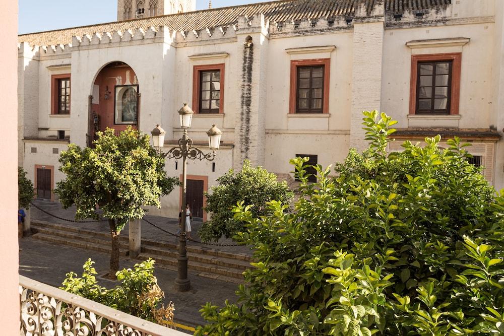 Puerta Catedral Apartments