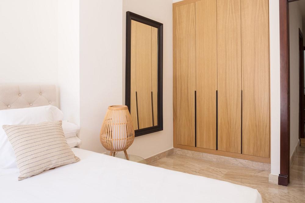 Puerta Catedral Apartments