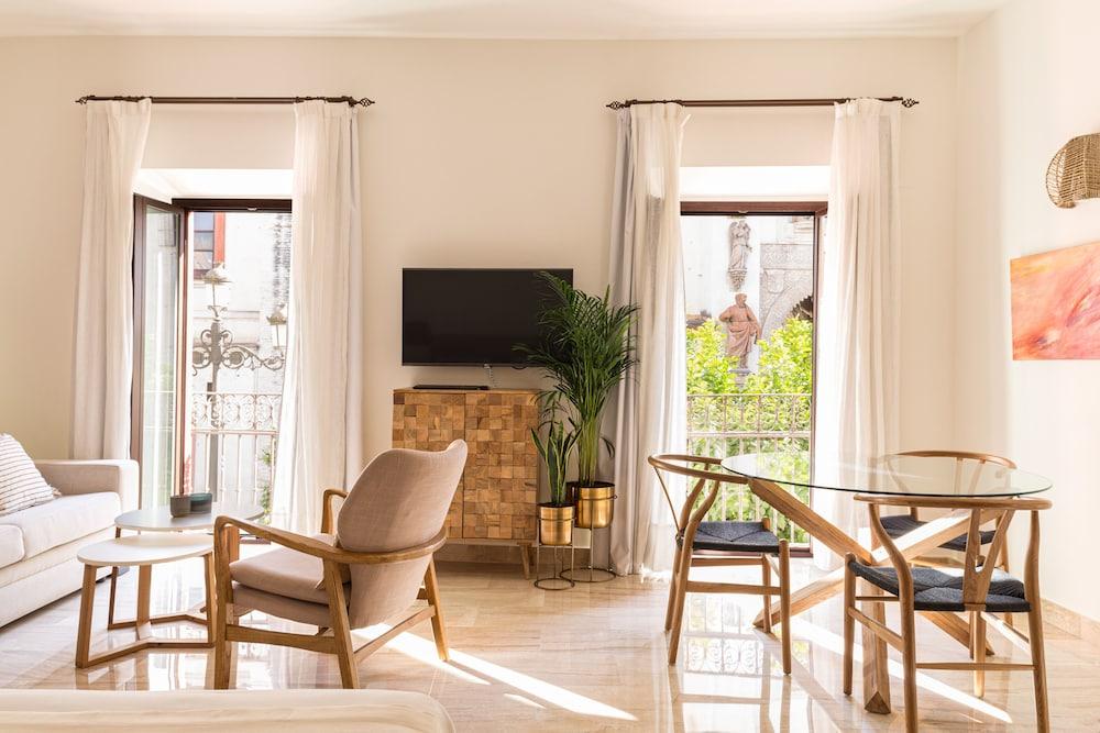 Puerta Catedral Apartments