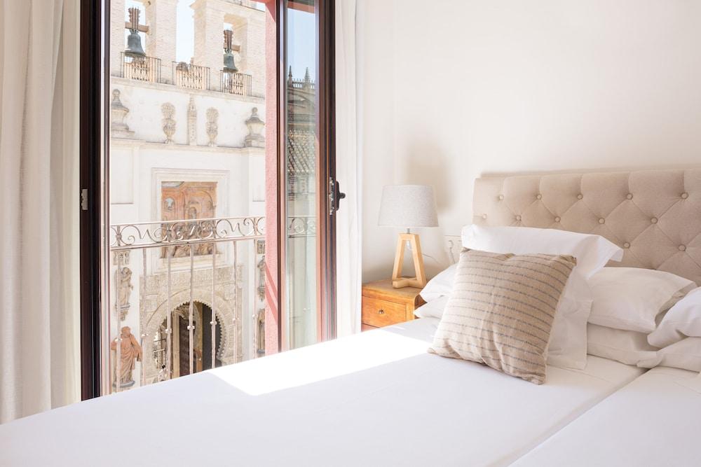 Puerta Catedral Apartments