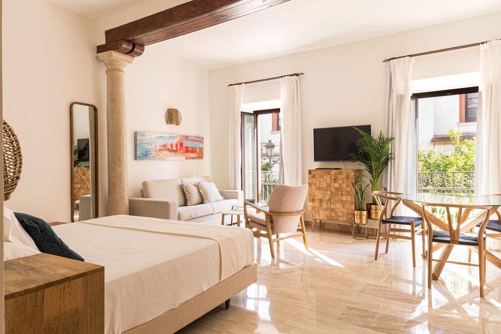Puerta Catedral Apartments
